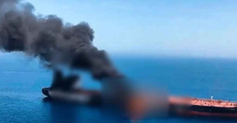 ২ তেলবাহী ট্যাংকারে হামলা: ইরাকের সব জ্বালানি বন্দরের কার্যক্রম বন্ধ