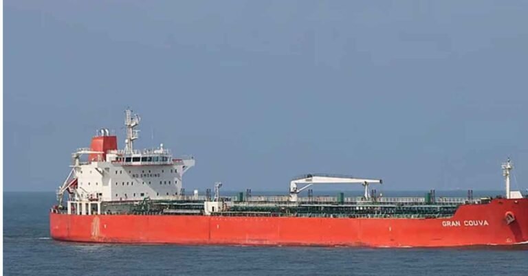 আরও এক জাহাজে এলো ৩০ হাজার টন জ্বালানি তেল