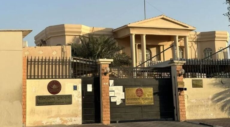 কাতার থেকে বাংলাদেশিদের ফেরাতে বিশেষ ফ্লাইটের উদ্যোগ