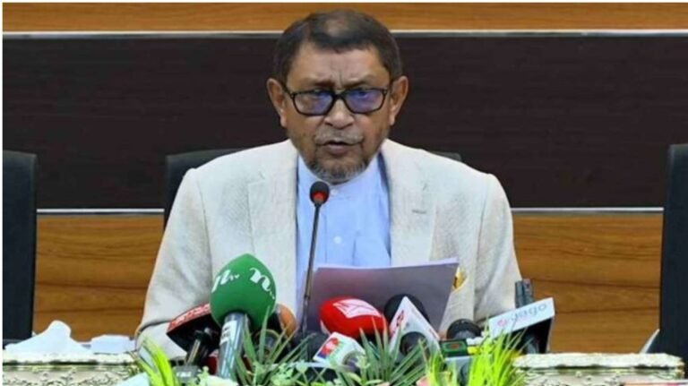 অফিস সময়ে চিকিৎসকেরা ক্লিনিকে যাচ্ছেন কিনা দেখবে গোয়েন্দারা: স্বাস্থ্যমন্ত্রী