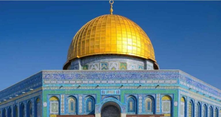 আল আকসায় জুমার নামাজে নিষেধাজ্ঞা
