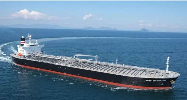 রাশিয়ার তেলের ওপর থেকে নিষেধাজ্ঞা তুলে নিলো যুক্তরাষ্ট্র