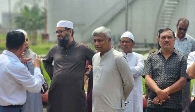 হঠাৎ পেট্রোলিয়াম ডিপো পরিদর্শনে জ্বালানি প্রতিমন্ত্রী