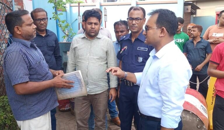 তেল মজুদ রেখেও সরবরাহ বন্ধ, যশোরে ফিলিং স্টেশনকে জরিমানা