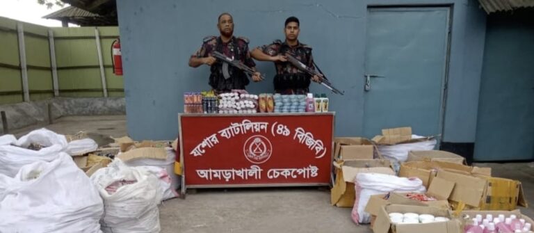 যশোরের বেনাপোল সীমান্তে অভিযানে সাড়ে ৫৩ লাখ টাকার মাদকদ্রব্যসহ দুই ব্যক্তি আটক