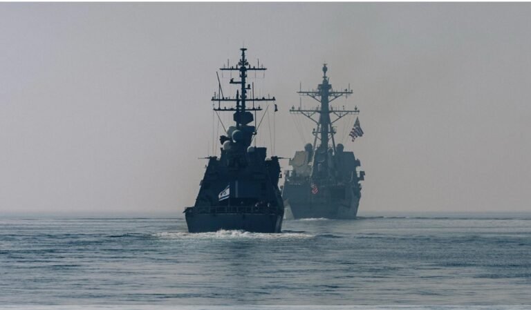 হরমুজ প্রণালির মাইন অপসারণে মার্কিন অভিযান শুরু