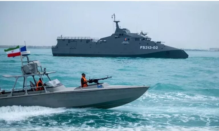 হরমুজ প্রণালিতে সামরিক জাহাজ চলাচল নিয়ে কঠোর হুঁশিয়ারি