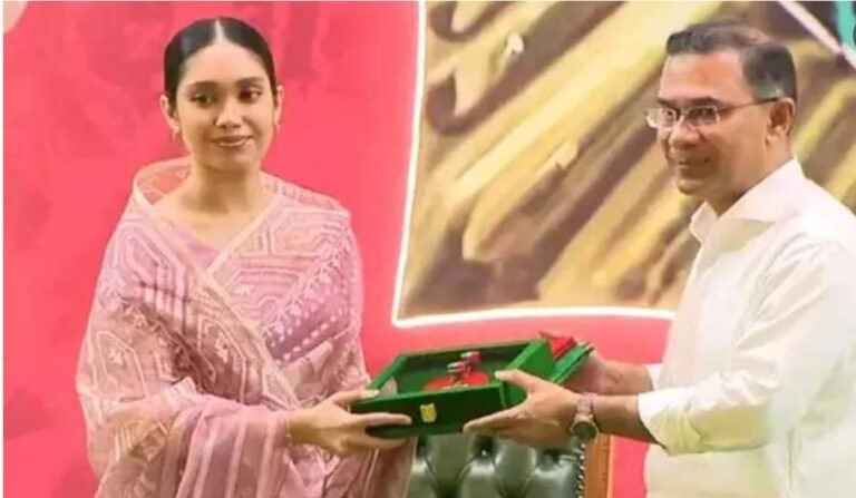 খালেদা জিয়ার স্বাধীনতা পুরস্কার নিলেন জাইমা রহমান