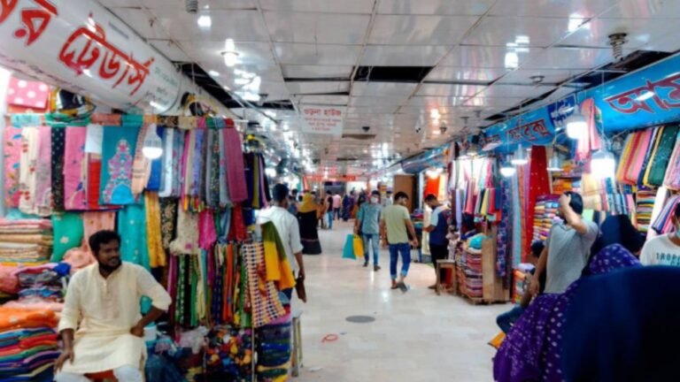 সারা দেশে রাত ৮টার মধ্যে দোকান-শপিংমল বন্ধের সিদ্ধান্ত