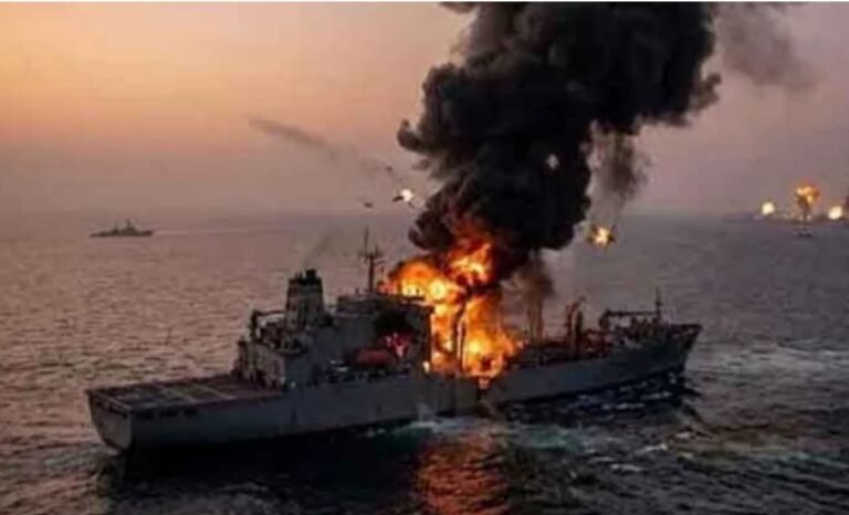 ভারত মহাসাগরে ইরানের হামলায় মার্কিন ডেস্ট্রয়ার ব্যাটেলশিপ ধ্বংস