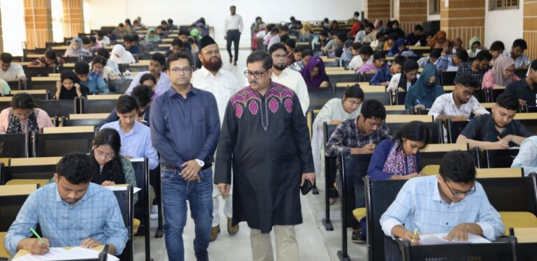 যবিপ্রবিতে গুচ্ছ ভর্তি পরীক্ষা সুষ্ঠুভাবে সম্পন্ন, উপস্থিতি ৮৫% এর বেশি