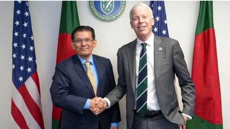 মার্কিন জ্বালানিমন্ত্রীর সঙ্গে পররাষ্ট্রমন্ত্রীর বৈঠক, পেলেন পাশে থাকার আশ্বাস