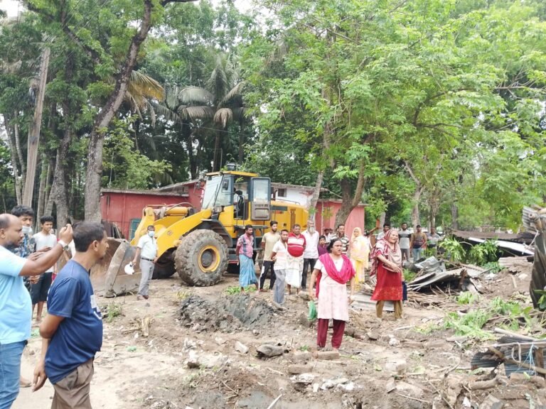 যশোরে অবৈধ স্থাপনা উচ্ছেদ অভিযান শুরু, দুই দিনে ৫০ কোটি টাকার সরকারি জমি উদ্ধারের লক্ষ্য