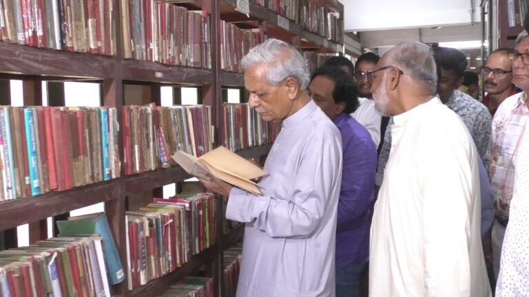 যশোর ইনস্টিটিউট লাইব্রেরি পরিদর্শন : সংস্কৃতি মন্ত্রী