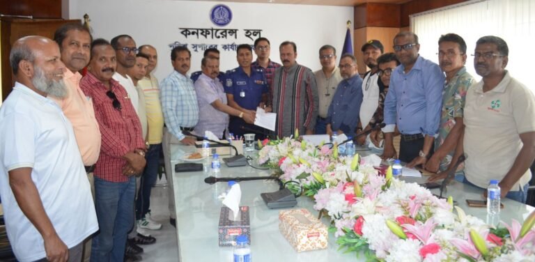 সাংবাদিকের বিরুদ্ধে কুরুচিপূর্ণ প্রচারণাকারী চক্রকে সনাক্ত ও গ্রেফতারের দাবিতে স্মারকলিপি