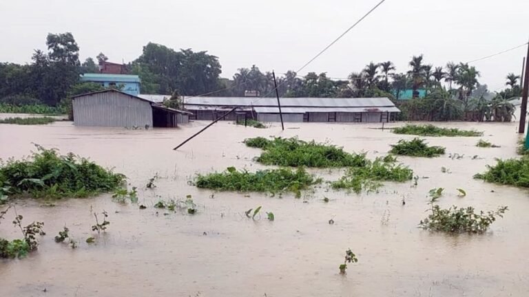 বন্যা পরিস্থিতি আরও অবনতির শঙ্কা