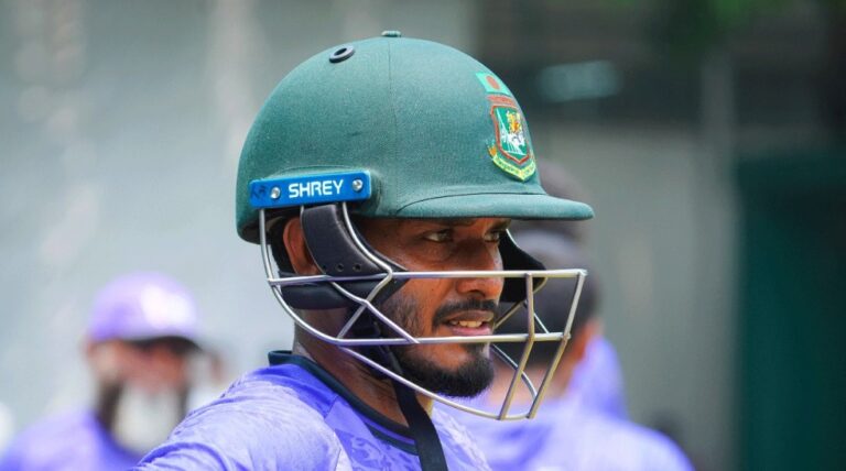 পাকিস্তানের বিরুদ্ধে টস হেরে ব্যাটিংয়ে বাংলাদেশ, একাদশে বহু পরিবর্তন