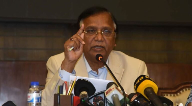 ১০০ টাকার বেশি নিলে ও ময়লা না সরালে লাইসেন্স বাতিল : ডিএসসিসি প্রশাসক