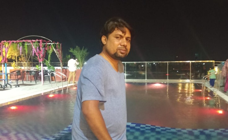 সুরেই যার প্রেম: যশোরের রোমেলের সংগীতযাত্রার ৩০ বছর
