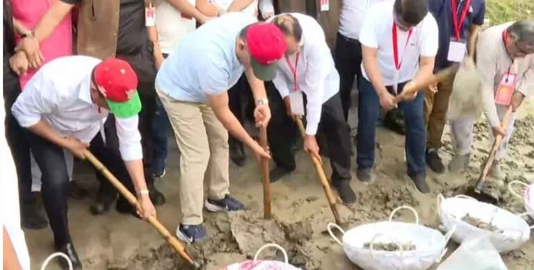 বাবার খনন করা সেই ‘ধরার খাল’ পুনঃখননের উদ্বোধন করেছেন প্রধানমন্ত্রী