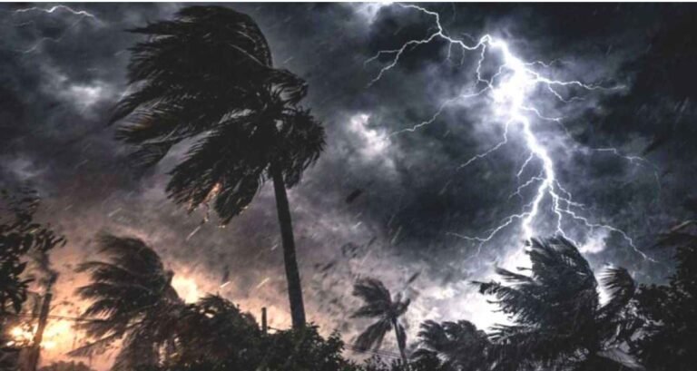 রাতের মধ্যে ঢাকাসহ ৯ অঞ্চলে ঝড়ের আভাস, সতর্কসংকেত জারি