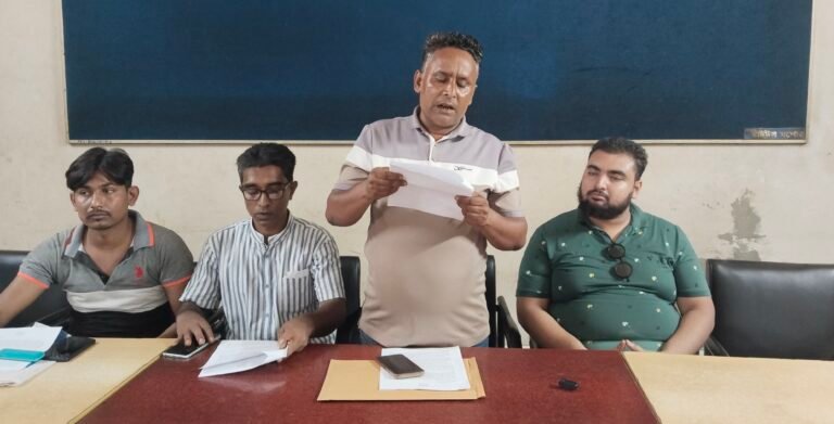 যশোরে চাঁদাবাজি ও হামলার অভিযোগে প্রেসক্লাব যশোরে সংবাদ সম্মেলন