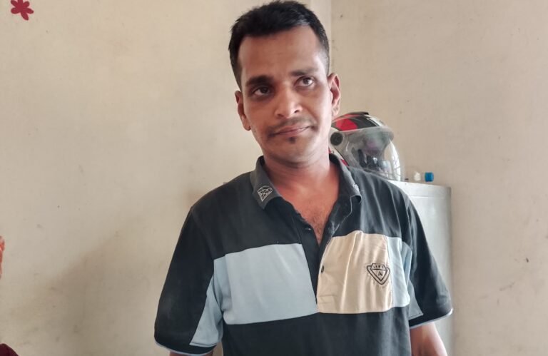 যশোর জেনারেল হাসপাতালে রোগীদের সঙ্গে প্রতারণার অভিযোগে যুবক আটক মানবতা মুক্তি