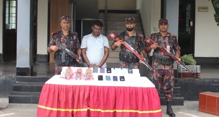 যশোর সীমান্তে বিজিবির অভিযান: ভারতীয় নাগরিকসহ মাদক ও চোরাচালানি মালামাল আটক
