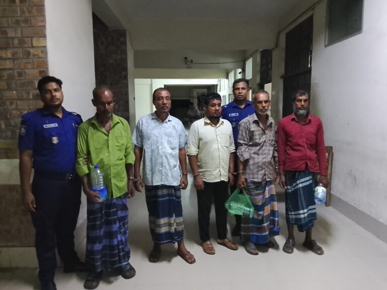 যশোর আদালতে দুই পক্ষের সংঘর্ষ: ৫ জনের দুদিনের সাজা,নারীসহ ৪ জন জামিনে মুক্ত