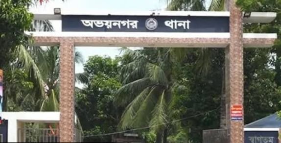যশোরের অভয়নগরে যুবককে পিটিয়ে ও কুপিয়ে হত্যা – আটক ৩ 