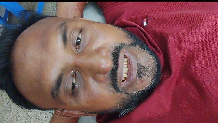 যশোরে টাকা ছিনতাইয়ের চেষ্টায় ব্যবসায়ীকে ছুরিকাঘাত
