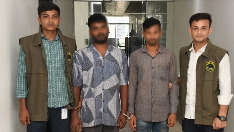 প্রধানমন্ত্রীর লাল টেলিফোনের তার চুরি, গ্রেপ্তার ২