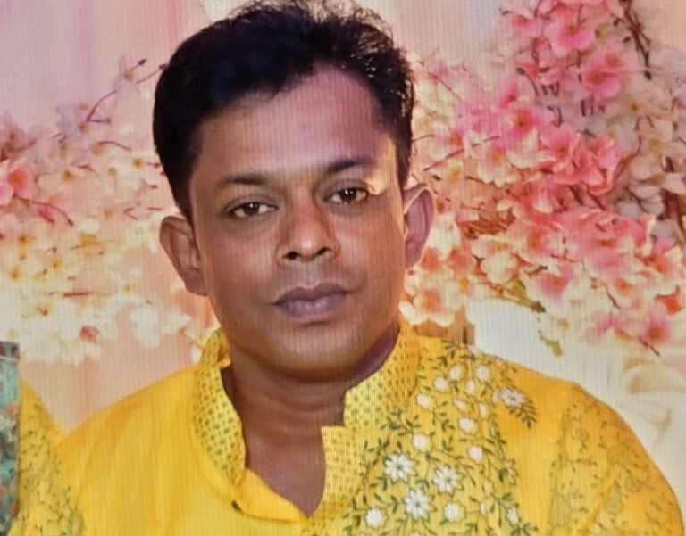 নতুনহাটের আলোচিত সোনা ব্যবসায়ী প্রকাশ আটক, পরে মুচলেকায় মুক্তি