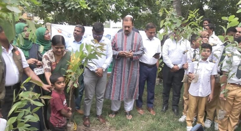 ৫ বছরে ২৫ কোটি বৃক্ষরোপণ কর্মসূচির উদ্বোধন যশোরে