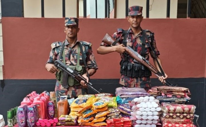 যশোর সীমান্তে বিজিবির অভিযানে ৯ লাখ টাকার মাদক ও চোরাচালানি পণ্য জব্দ