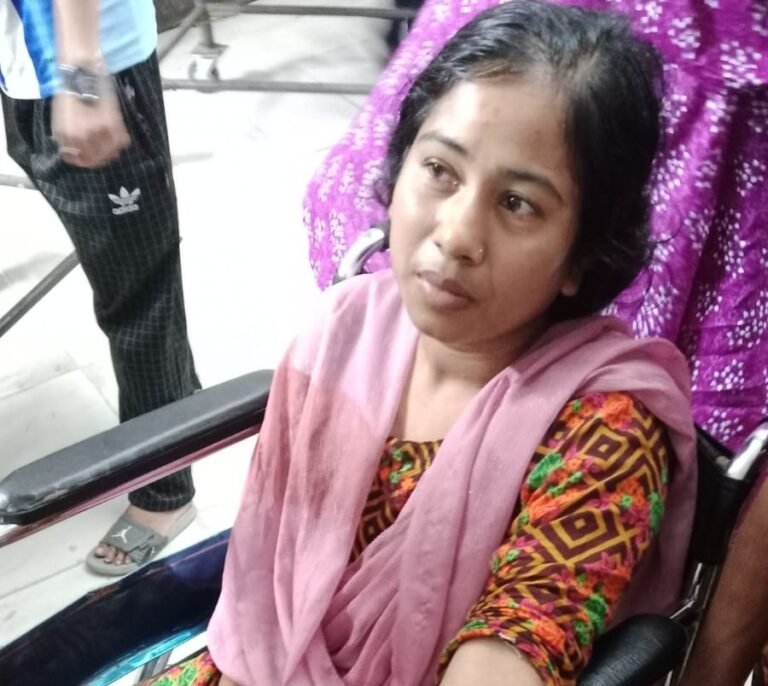 যশোরে কুপ্রস্তাবে রাজি না হওয়ায় গৃহবধূকে দা দিয়ে কুপিয়ে জখম দাবি ভূক্ত ভূগীর