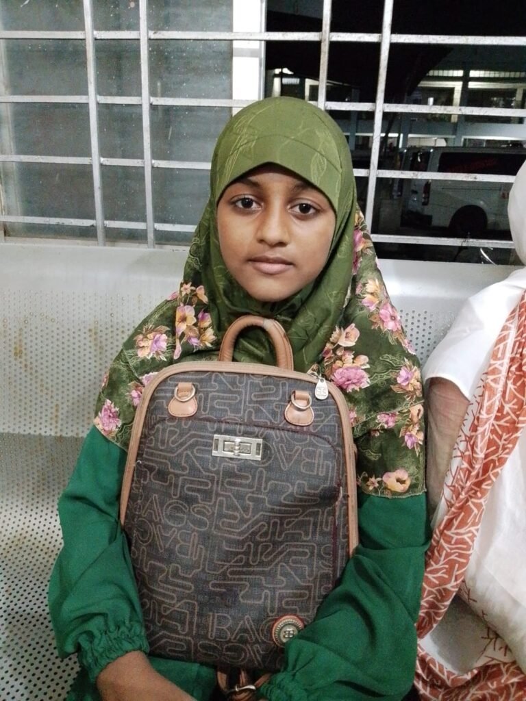 সাতক্ষীরা থেকে স্কুলে যাওয়ার পথে ষষ্ঠ শ্রেণির ছাত্রী অপহরণের অভিযোগ,যশোরে উদ্ধার