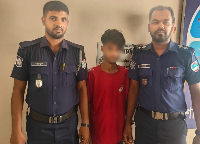 শার্শায় বিশেষ অভিযানে ৭টি চোরাই মোবাইল উদ্ধার, গ্রেপ্তার ১