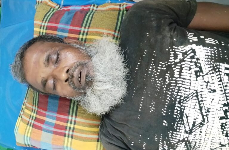 যশোরে গাছ থেকে পড়ে শ্রমিকের মৃত্যু