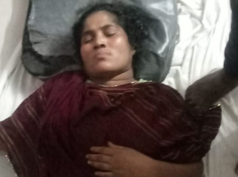 যশোরে স্বামীর বিরুদ্ধে মারপিট ও জোর করে ঘুমের ট্যাবলেট খাওয়ানোর অভিযোগ, হাসপাতালে ভর্তি