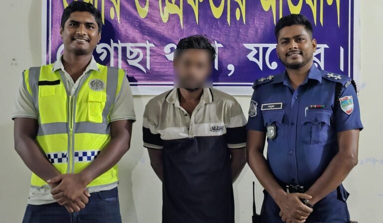 চৌগাছায় ৫১ পিস ইয়াবাসহ যুবক গ্রেপ্তার