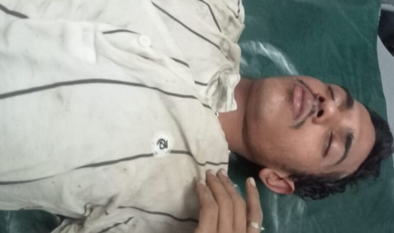 যশোরে রিকশাচালককে ছিনতাইয়ের চেষ্টা, গণধাওয়ায় এক ছিনতাইকারী আটক