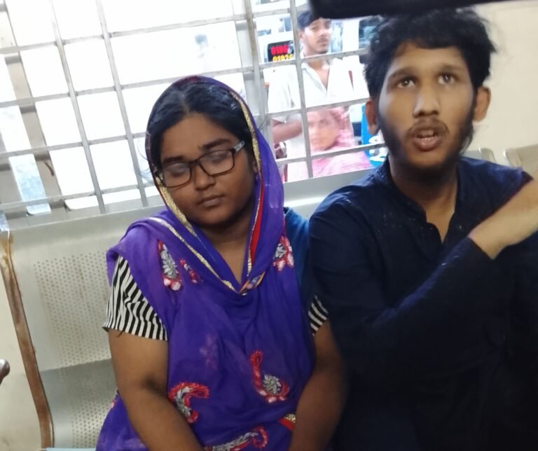 যশোর জেনারেল হাসপাতালের মহিলা ওয়ার্ডের বাথরুম থেকে কপোত কপোতী কট, চাঞ্চল্য