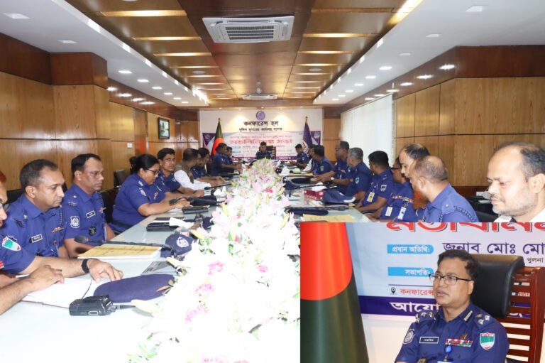 যশোরে নবাগত ডিআইজির সঙ্গে জেলা পুলিশের মতবিনিময় ও অপরাধ পর্যালোচনা সভা