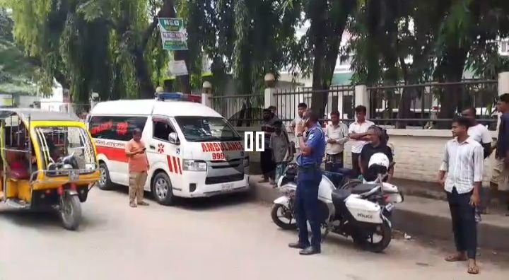 যশোরে অবৈধ পার্কিংবিরোধী অভিযানে প্রাইভেটকার-দুই মোটরসাইকেল জব্দ, ১০ মামলা