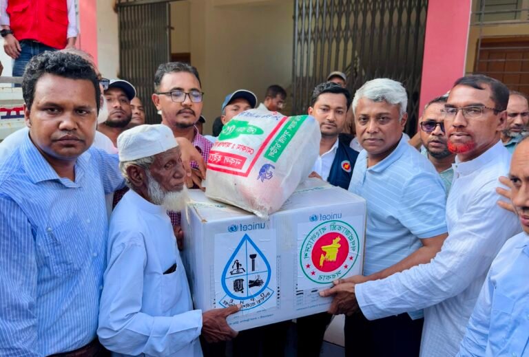 বন্যাদুর্গতদের দ্রুত স্বাভাবিক জীবনে ফিরিয়ে আনাই সরকারের লক্ষ্য: প্রতিমন্ত্রী অনিন্দ্য ইসলাম অমিত