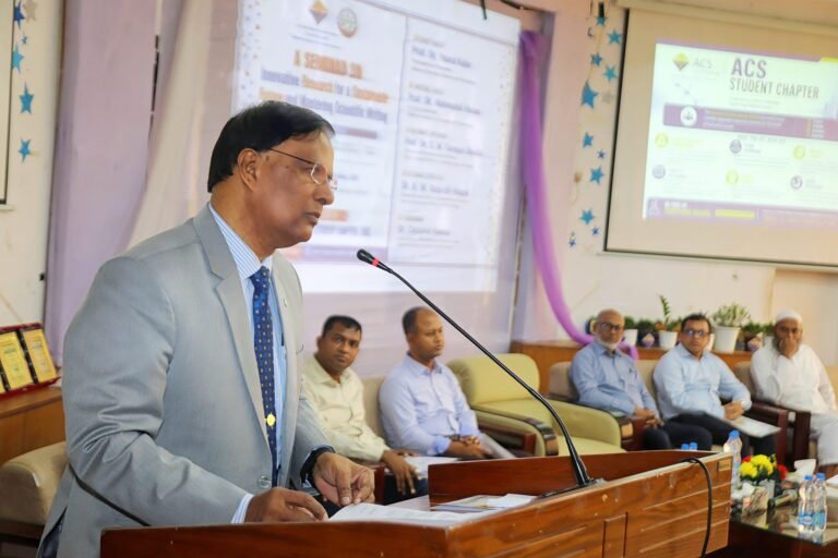 যবিপ্রবিতে টেকসই গবেষণা ও বৈজ্ঞানিক লেখালেখি বিষয়ে সেমিনার অনুষ্ঠিত