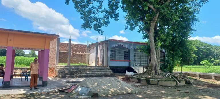যশোর কেশবপুরে ওয়ারিশ ফাঁকির অভিযোগে মন্দিরের উন্নয়নকাজ বন্ধ