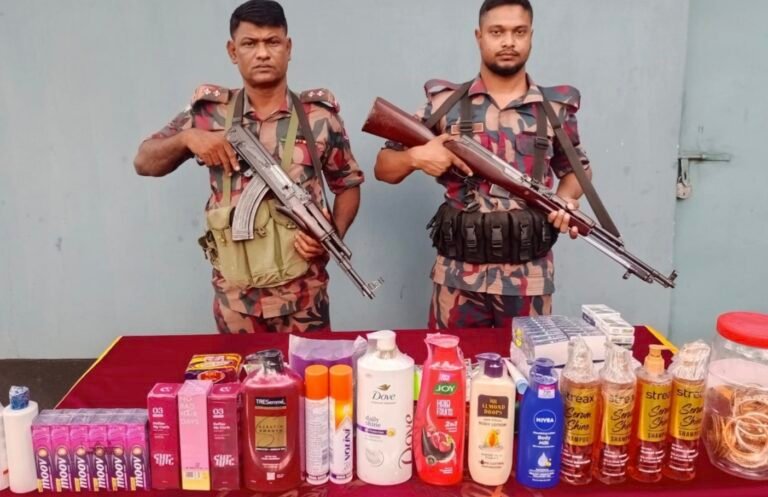 যশোর সীমান্তে বিজিবির অভিযানে গাঁজাসহ ২ লাখ ৪৬ হাজার টাকার চোরাচালানি পণ্য জব্দ