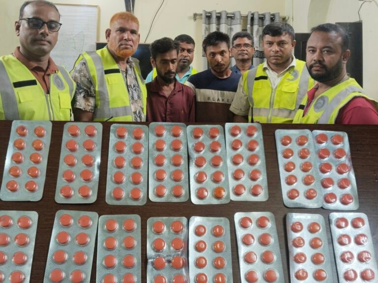 যশোরে ১৬০ পিস ট্যাপেন্টাডল ট্যাবলেটসহ দুই মা,দ,ক কারবারি গ্রে,প্তা,র